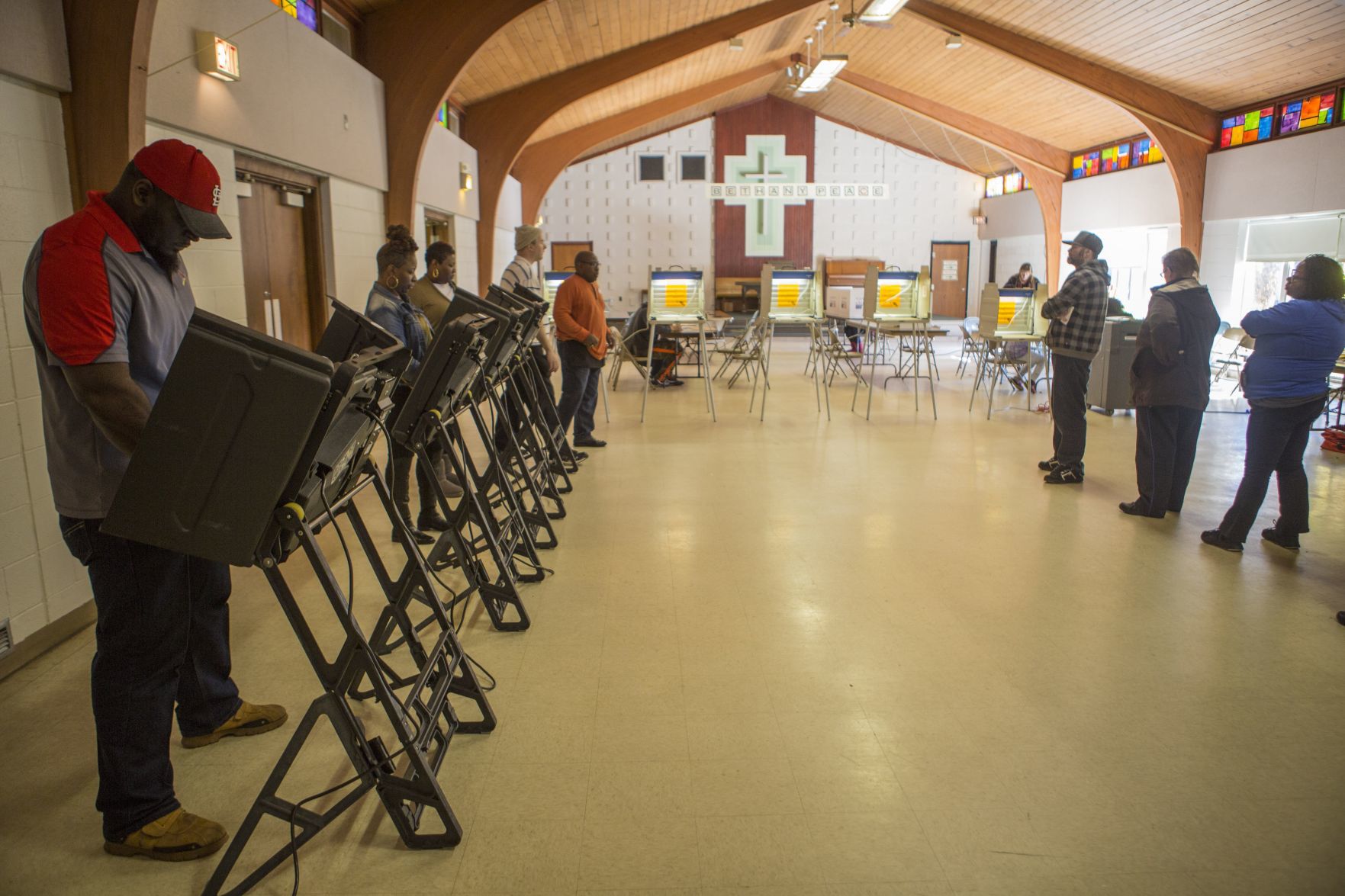Midterm election voting